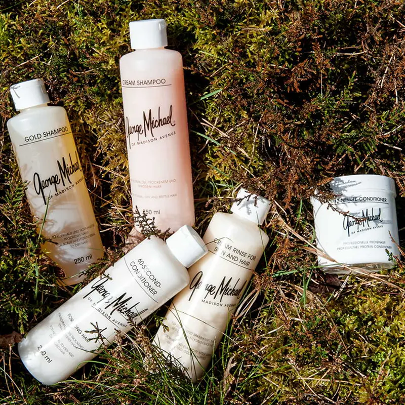 Shampoo, Rinse und Conditioner von George Michael auf Moos